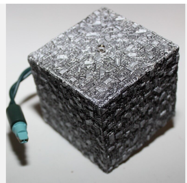 2000 Hallmark Keepsake Borg Cube ornament