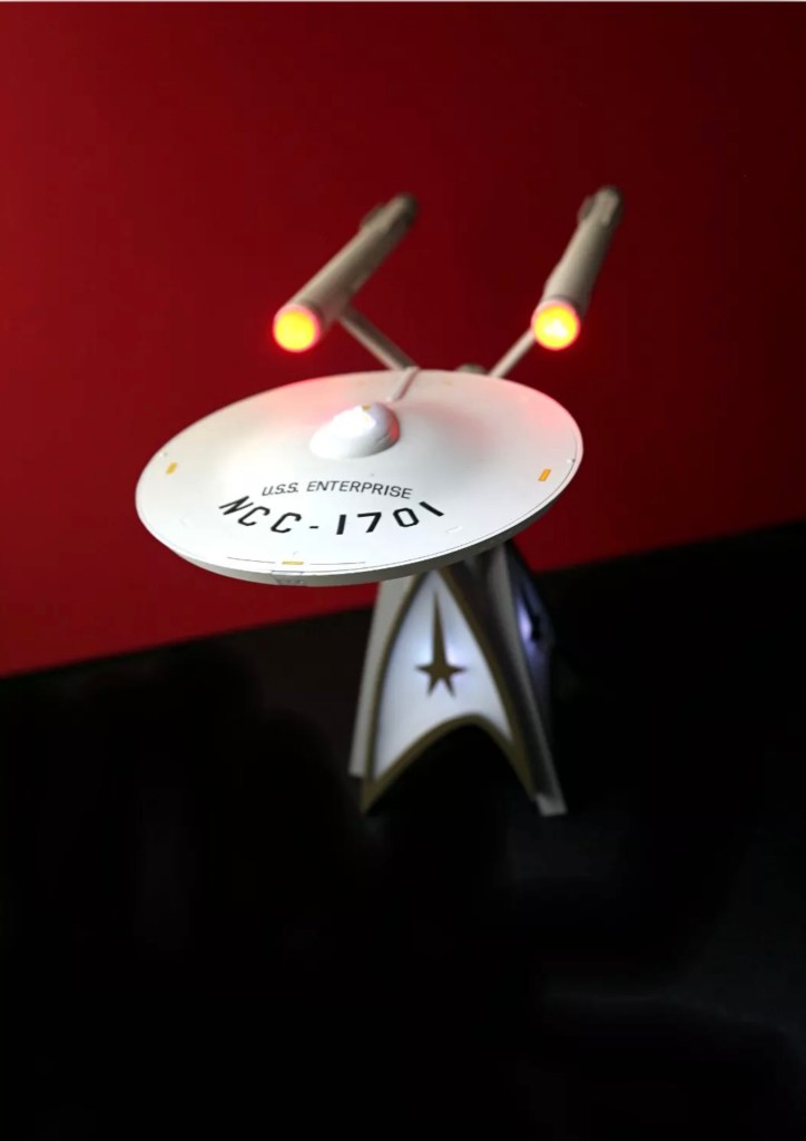 Hallmark U.S.S. Enterprise Mirror, Mirror tree topper